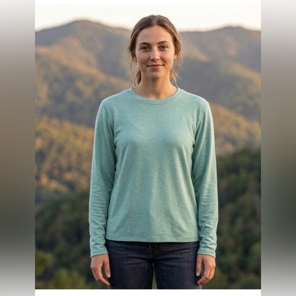 Patagonia Tops - Patagonia sage Green Women's Sweatshirt